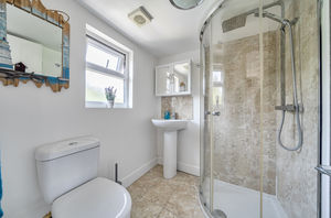 En suite- click for photo gallery